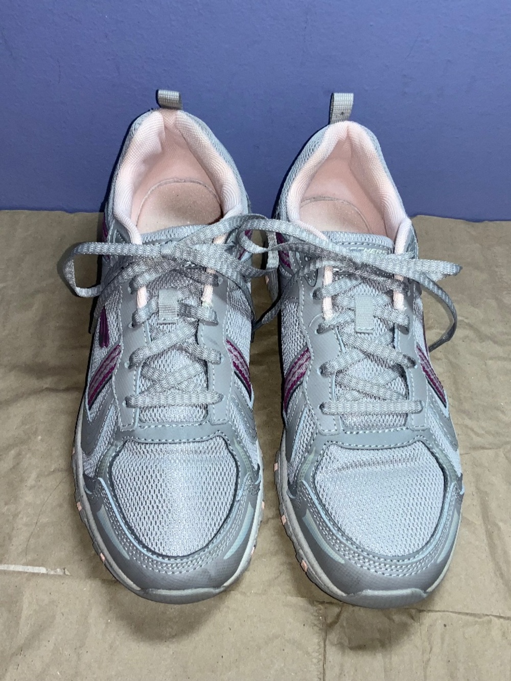 Skechers Hillcrest trail silver grey sneakers shoes Sz 10 pink purple trim